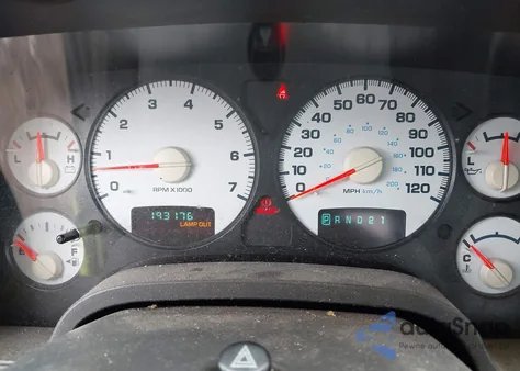 2002 Dodge Ram 1500 St z USA, uszkodzony, nr VIN 1D7HA18N72J122444